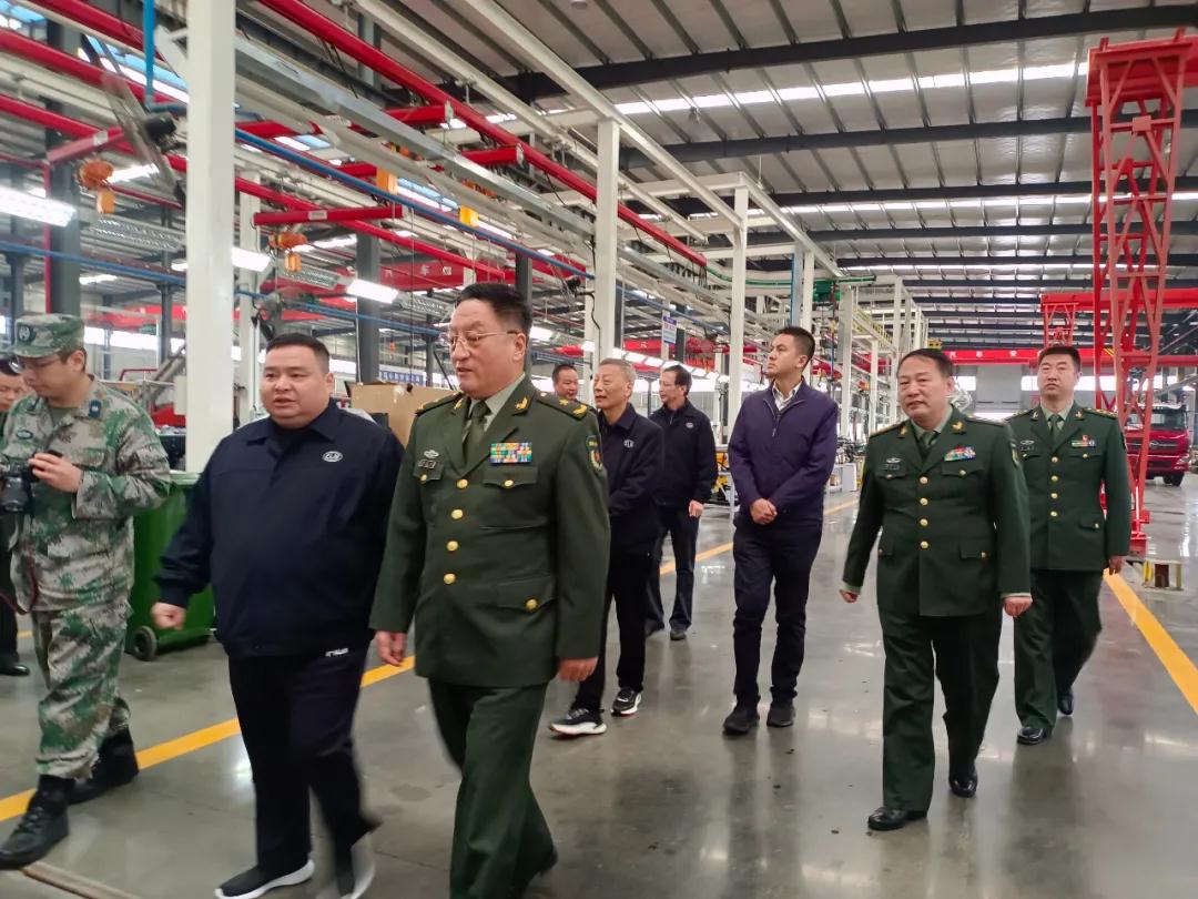 省委常委、省軍區(qū)政委視察我公司應急產(chǎn)業(yè)發(fā)展狀況
